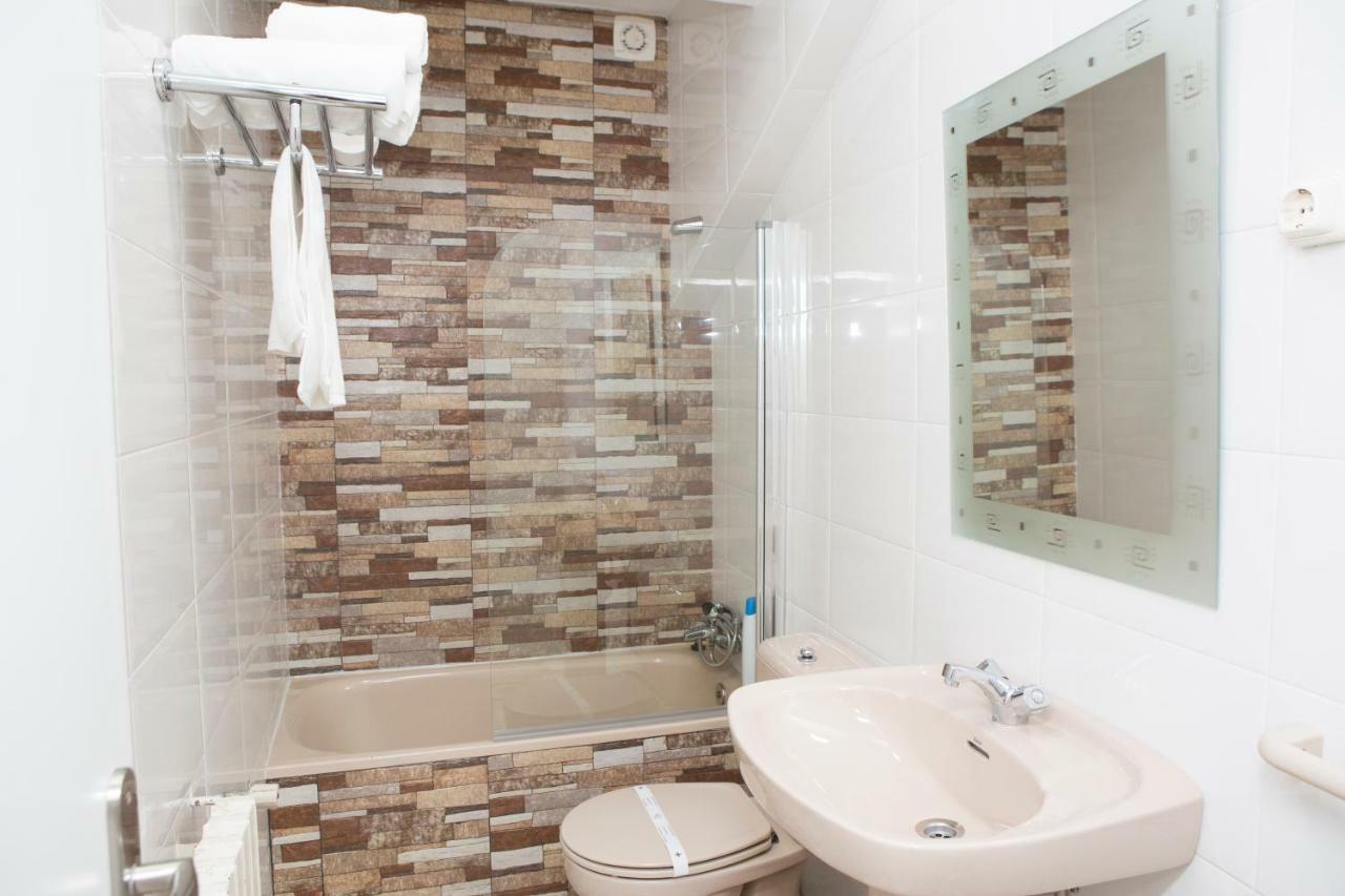 Hostal Kukia Нойя Екстер'єр фото